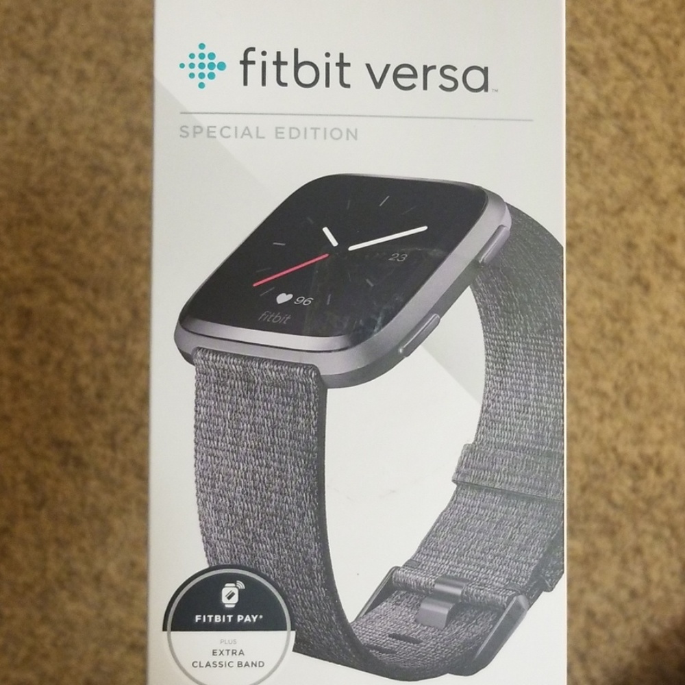 2 Fitbit Versas - SPECIAL EDITION